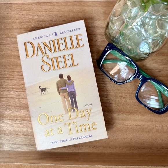 One Day at a Time by Danielle Steel | Contemporary Romance Paperback - Picture 3 of 6